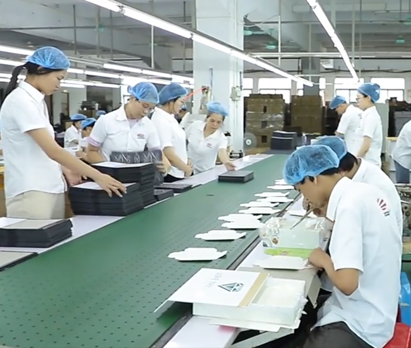Blog công ty mới nhất về Nhân viên có kinh nghiệm làm việc trong dây chuyền sản xuất.